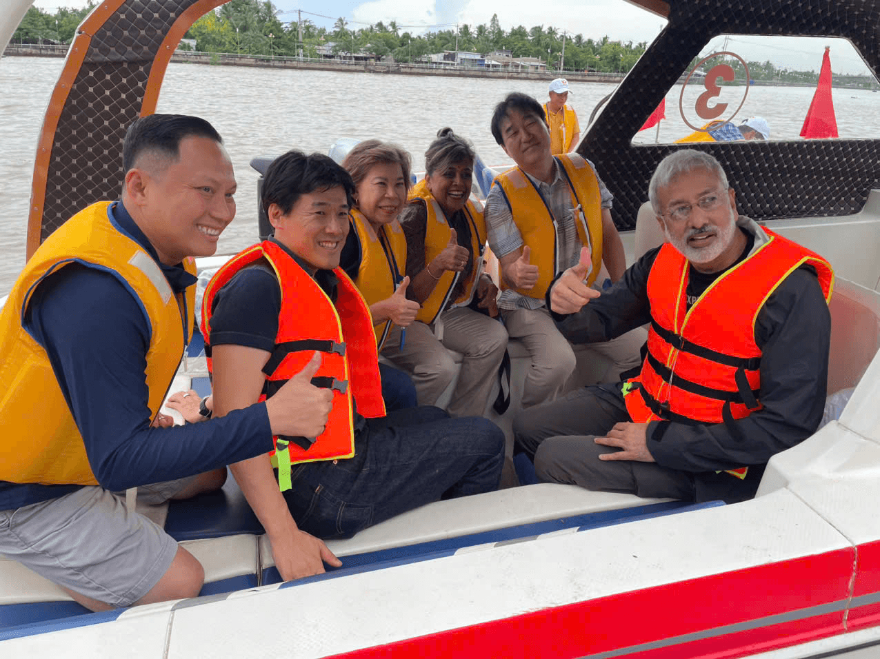 KHÁCH HÀNG TRẢI NGHIỆM TOUR CANO MIỀN TÂY– HẠNH PHÚC HIỆN RÕ TRÊN TỪNG NỤ CƯỜI!